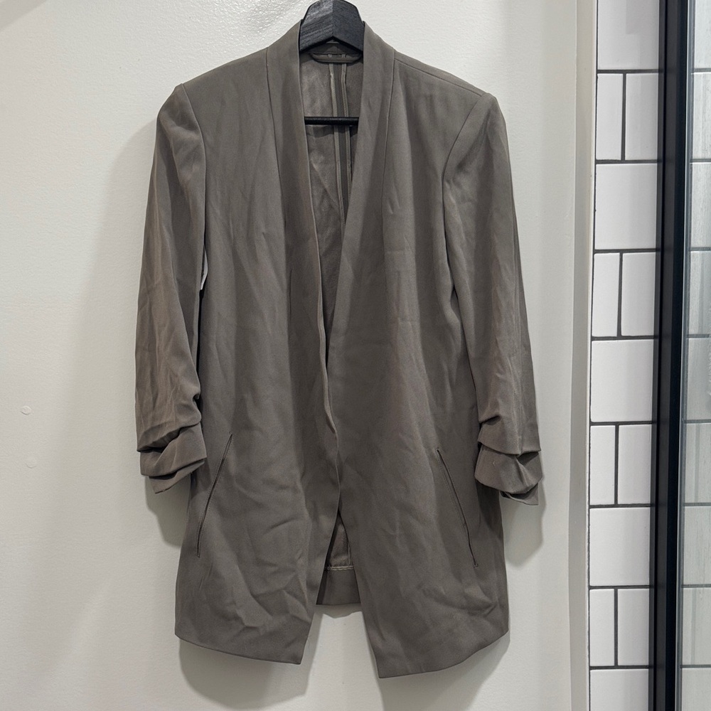 Aritzia Babaton Blazer